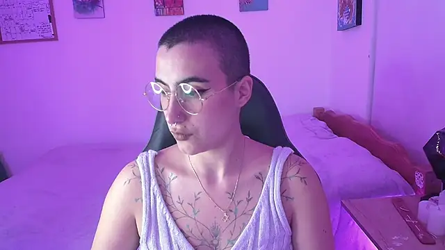 Snapshot of Liil_cat chatting on 13, 2, 2025 Liil cat online show from 13, 2, 2025