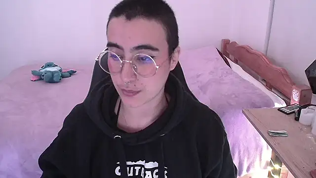 Snapshot of Liil_cat chatting on 3, 3, 2025 Liil cat online show from 3, 3, 2025