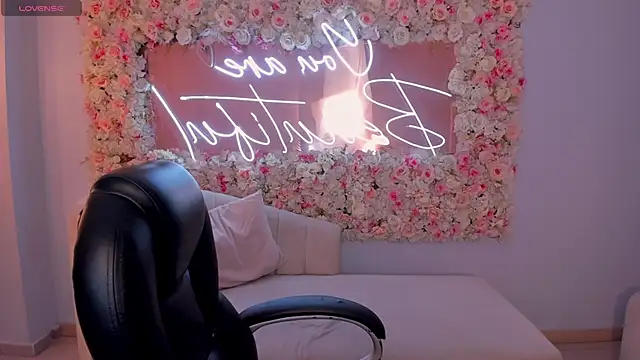 KendraClarkX online show from 2, 4, 2026