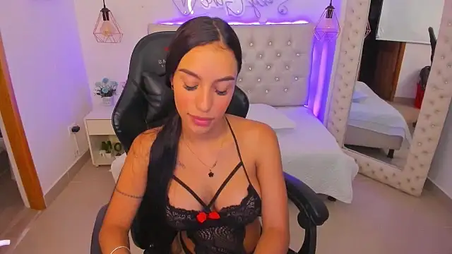 xiomara  cortes online show from 27, 1, 2025