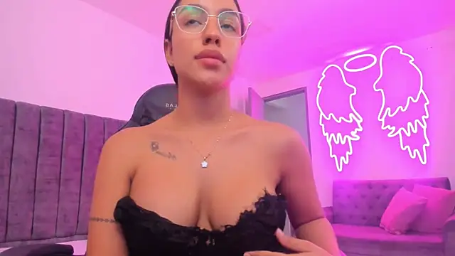 xiomara  cortes online show from 25, 11, 2025