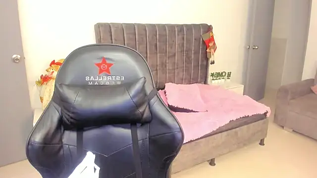 xiomara  cortes online show from 21, 12, 2025