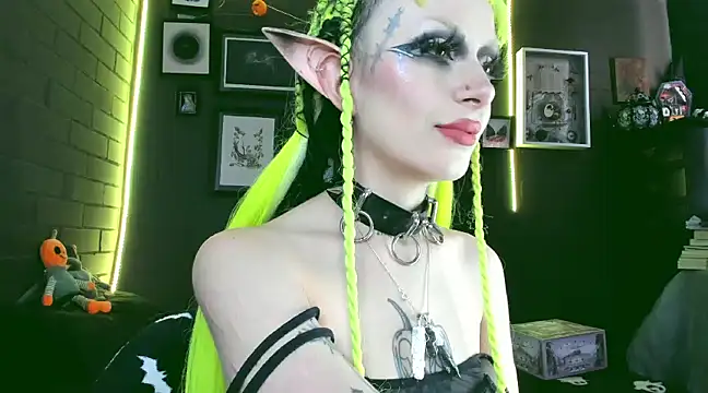 Snapshot of insania_9999_ chatting on 9, 12, 2024 insania 9999 online show from 9, 12, 2024