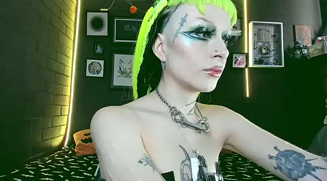 Snapshot of insania_9999_ chatting on 20, 12, 2024 insania 9999 online show from 20, 12, 2024