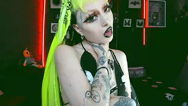 Snapshot of insania_9999_ chatting on 14, 1, 2025 insania 9999 online show from 14, 1, 2025