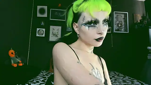 Snapshot of insania_9999_ chatting on 15, 1, 2025 insania 9999 online show from 15, 1, 2025
