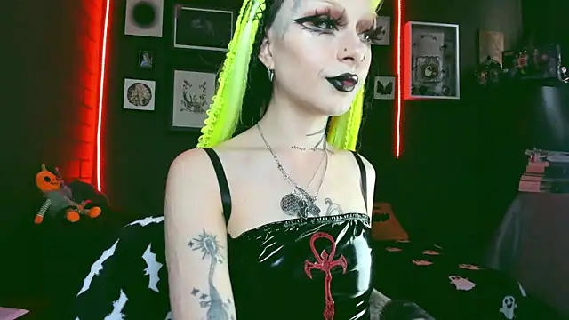 Snapshot of insania_9999_ chatting on 28, 1, 2025 insania 9999 online show from 28, 1, 2025