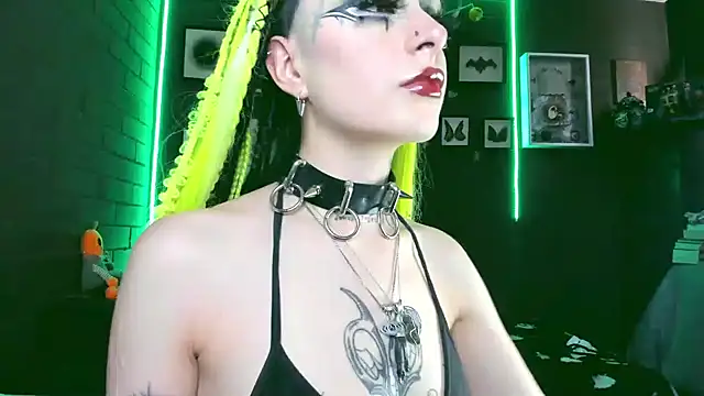 Snapshot of insania_9999_ chatting on 31, 1, 2025 insania 9999 online show from 31, 1, 2025