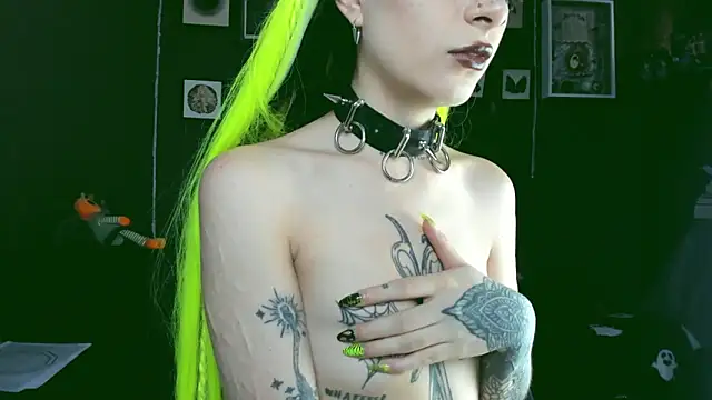Snapshot of insania_9999_ chatting on 7, 2, 2025 insania 9999 online show from 7, 2, 2025