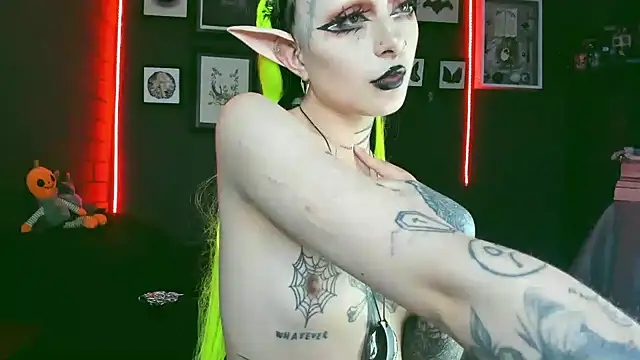 Snapshot of insania_9999_ chatting on 4, 3, 2025 insania 9999 online show from 4, 3, 2025
