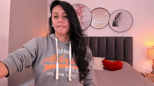 Snapshot of SaharaGarcia__ chatting on 14, 5, 2026 SaharaGarcia online show from 14, 5, 2026