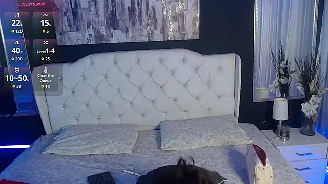 LiaVillalobos online show from 8, 11, 2025