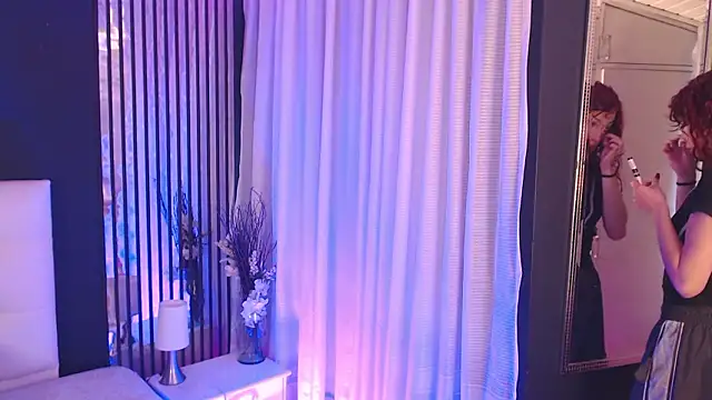 LiaVillalobos online show from 4, 2, 2026