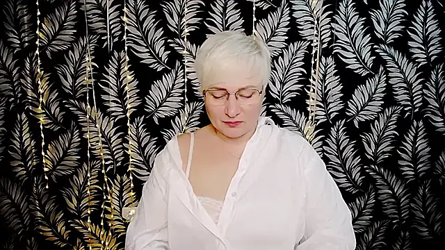 Olivia playful online show from 9, 5, 2026