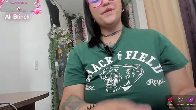 Snapshot of _Ali_Brinck_ chatting on 21, 2, 2025 Ali Brinck online show from 21, 2, 2025