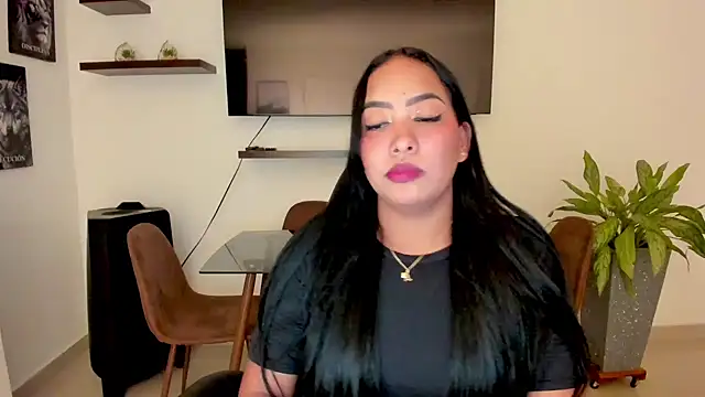 Snapshot of brunetenikole02 chatting on 25, 9, 2025 brunetenikole02 online show from 25, 9, 2025