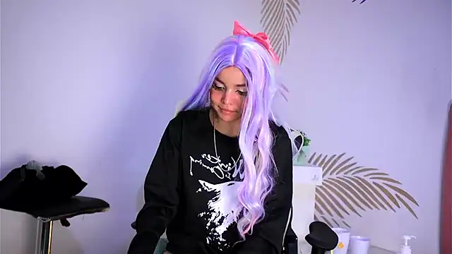 dianebleu online show from 18, 2, 2025