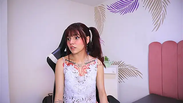 dianebleu online show from 3, 3, 2025