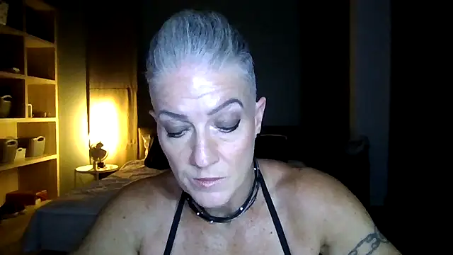 Snapshot of Devon2020 chatting on 5, 11, 2025 Devon2020 online show from 5, 11, 2025