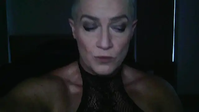 Snapshot of Devon2020 chatting on 22, 11, 2025 Devon2020 online show from 22, 11, 2025