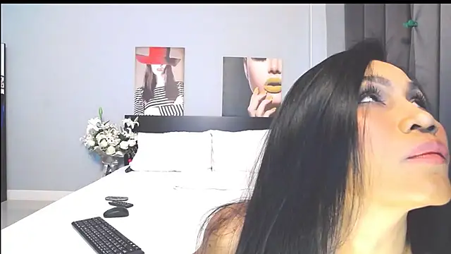 Hotbeebee online show from 11, 3, 2025