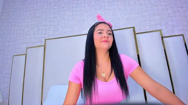 Snapshot of paola_rodriguez chatting on 11, 9, 2025 paola rodriguez online show from 11, 9, 2025