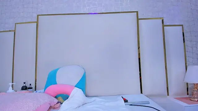 paola rodriguez online show from 26, 11, 2025