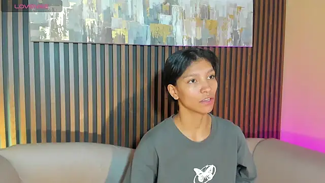 Snapshot of LauraAristizabal chatting on 22, 10, 2025 LauraAristizabal online show from 22, 10, 2025