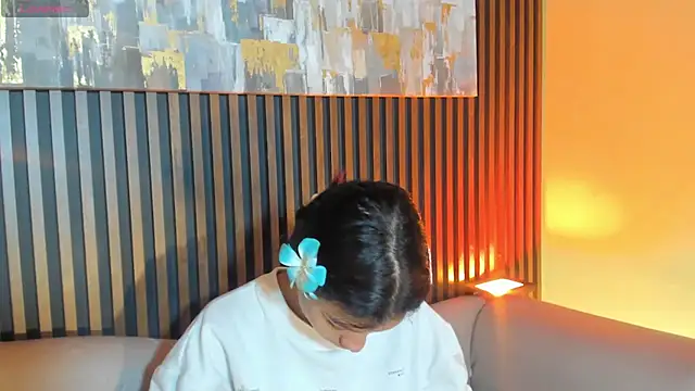 Snapshot of LauraAristizabal chatting on 23, 10, 2025 LauraAristizabal online show from 23, 10, 2025