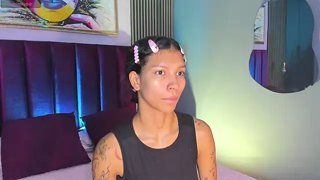 Snapshot of LauraAristizabal chatting on 26, 10, 2025 LauraAristizabal online show from 26, 10, 2025