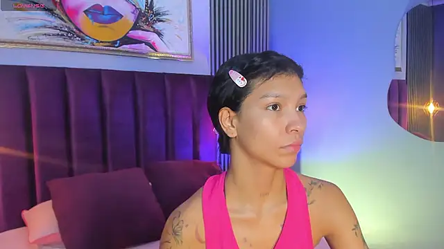 Snapshot of LauraAristizabal chatting on 31, 10, 2025 LauraAristizabal online show from 31, 10, 2025