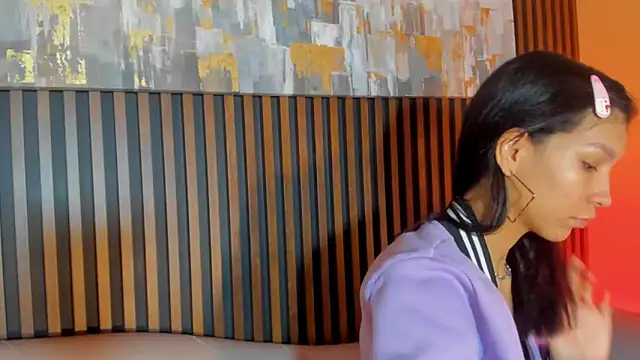 Snapshot of LauraAristizabal chatting on 20, 12, 2025 LauraAristizabal online show from 20, 12, 2025