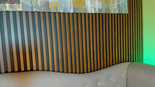 Snapshot of LauraAristizabal chatting on 21, 12, 2025 LauraAristizabal online show from 21, 12, 2025