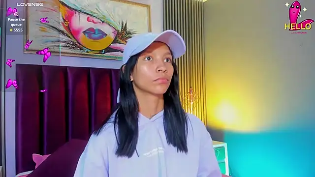 Snapshot of LauraAristizabal chatting on 3, 2, 2026 LauraAristizabal online show from 3, 2, 2026