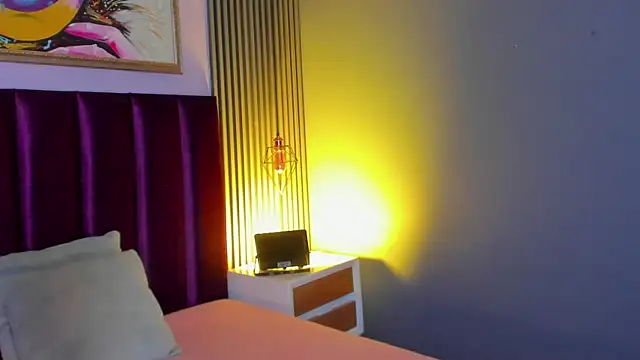 Snapshot of LauraAristizabal chatting on 11, 4, 2026 LauraAristizabal online show from 11, 4, 2026