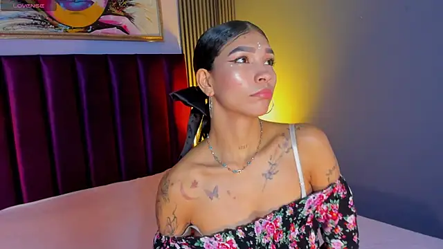 Snapshot of LauraAristizabal chatting on 14, 4, 2026 LauraAristizabal online show from 14, 4, 2026