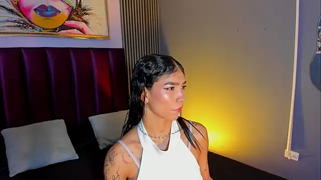 Snapshot of LauraAristizabal chatting on 21, 4, 2026 LauraAristizabal online show from 21, 4, 2026