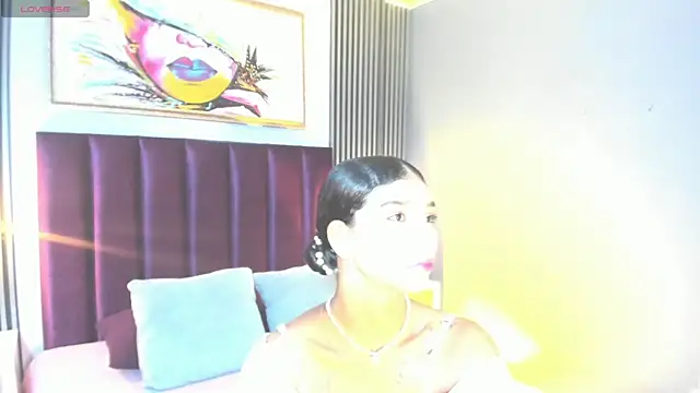 Snapshot of LauraAristizabal chatting on 28, 4, 2026 LauraAristizabal online show from 28, 4, 2026