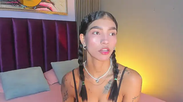 Snapshot of LauraAristizabal chatting on 19, 5, 2026 LauraAristizabal online show from 19, 5, 2026