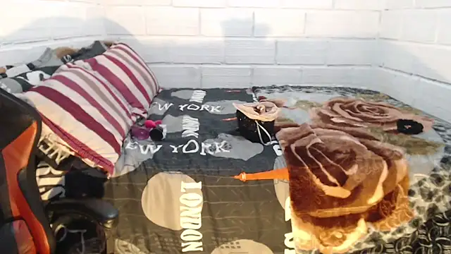 sexyjustin202 online show from 18, 5, 2026