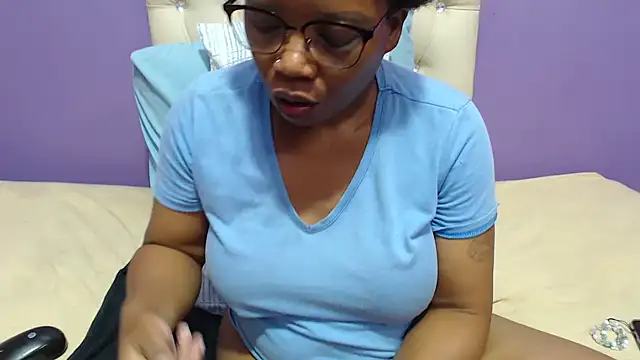 Snapshot of PeachAss4UU chatting on 15, 2, 2025 PeachAss4UU online show from 15, 2, 2025