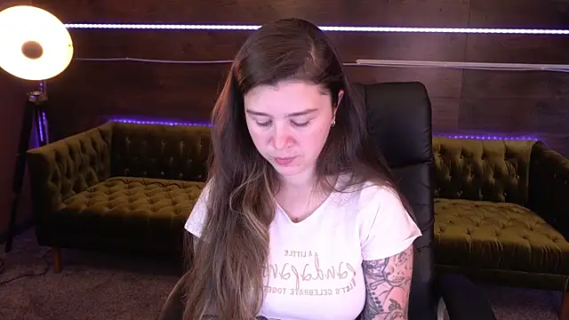 Snapshot of AmellyMilly chatting on 23, 9, 2025 AmellyMilly online show from 23, 9, 2025