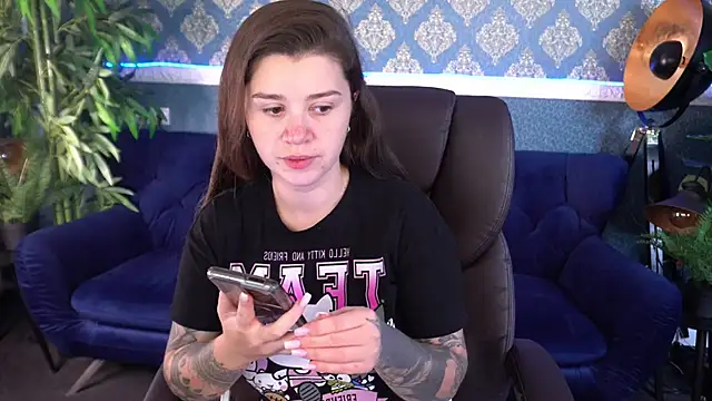 Snapshot of AmellyMilly chatting on 7, 10, 2025 AmellyMilly online show from 7, 10, 2025