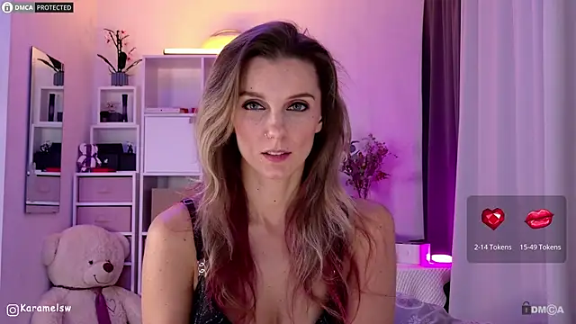 Snapshot of Karamelsw_ chatting on 13, 10, 2025 Karamelsw  online show from 13, 10, 2025