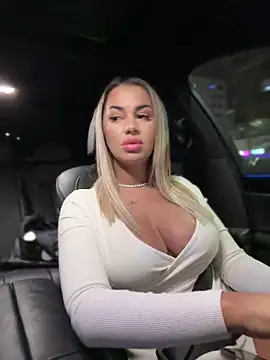 KirstieVegas online show from 20, 12, 2024