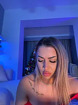 Snapshot of KirstieVegas chatting on 4, 12, 2025 KirstieVegas online show from 4, 12, 2025