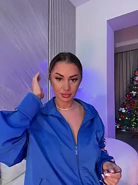 Snapshot of KirstieVegas chatting on 5, 12, 2025 KirstieVegas online show from 5, 12, 2025