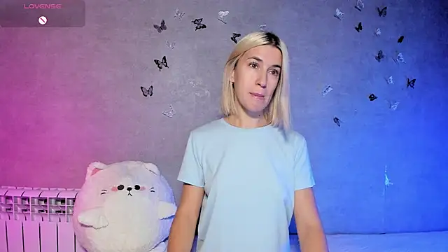 Snapshot of Melaminsy chatting on 2, 10, 2025 Melaminsy online show from 2, 10, 2025