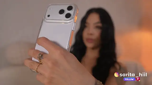 Snapshot of sarah_hiill chatting on 23, 10, 2025 sarah hiill online show from 23, 10, 2025