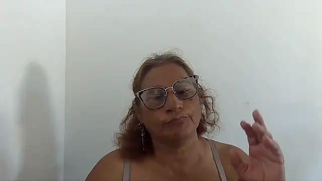 Snapshot of charrysexy1 chatting on 18, 10, 2025 charrysexy1 online show from 18, 10, 2025